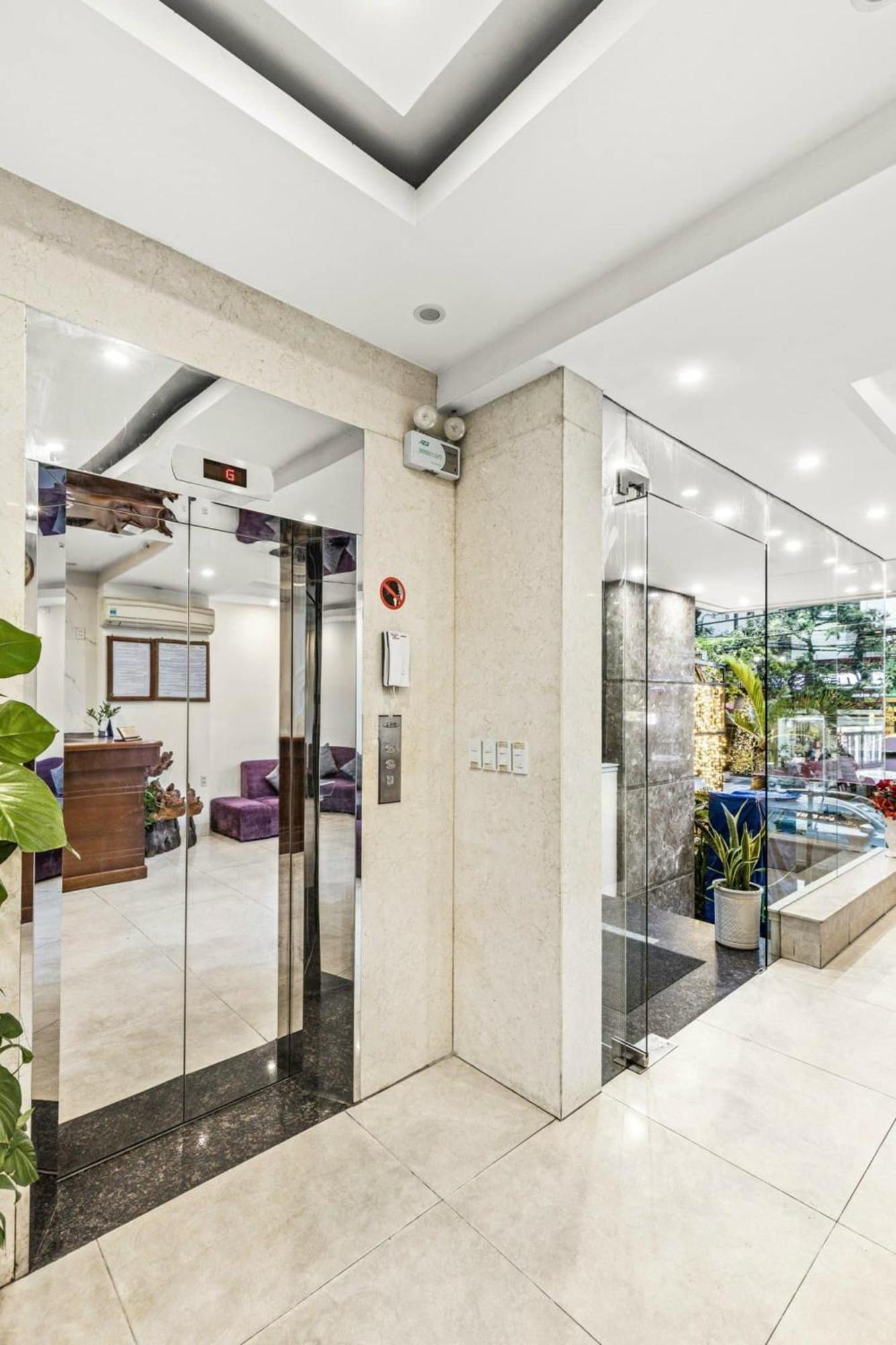Twilight Beach Hotel Дананг Екстериор снимка